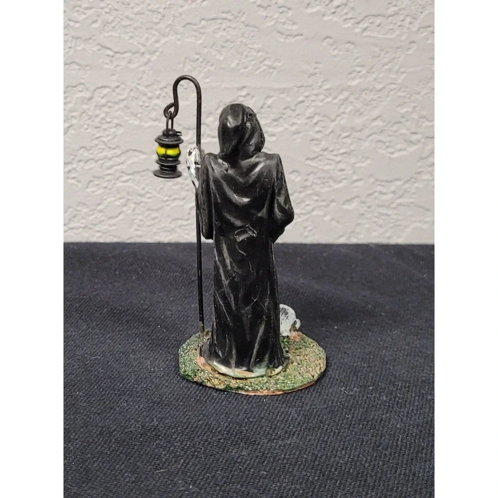 Lemax Keymaster #02913 Figurine Spooky Town Halloween Village